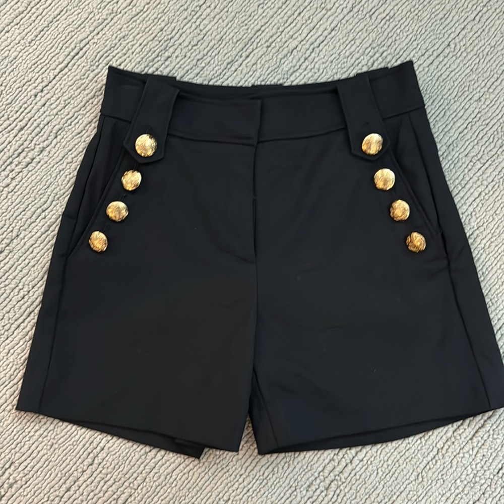 White House black market mariner shorts